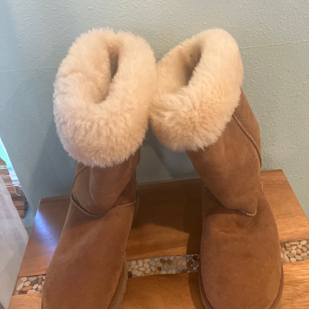 Uhgg boots size 9